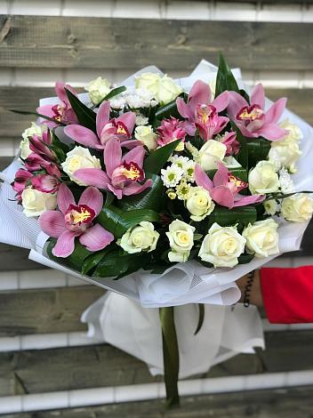 Букет цветов из: Розы и Хризантемы в Журавском