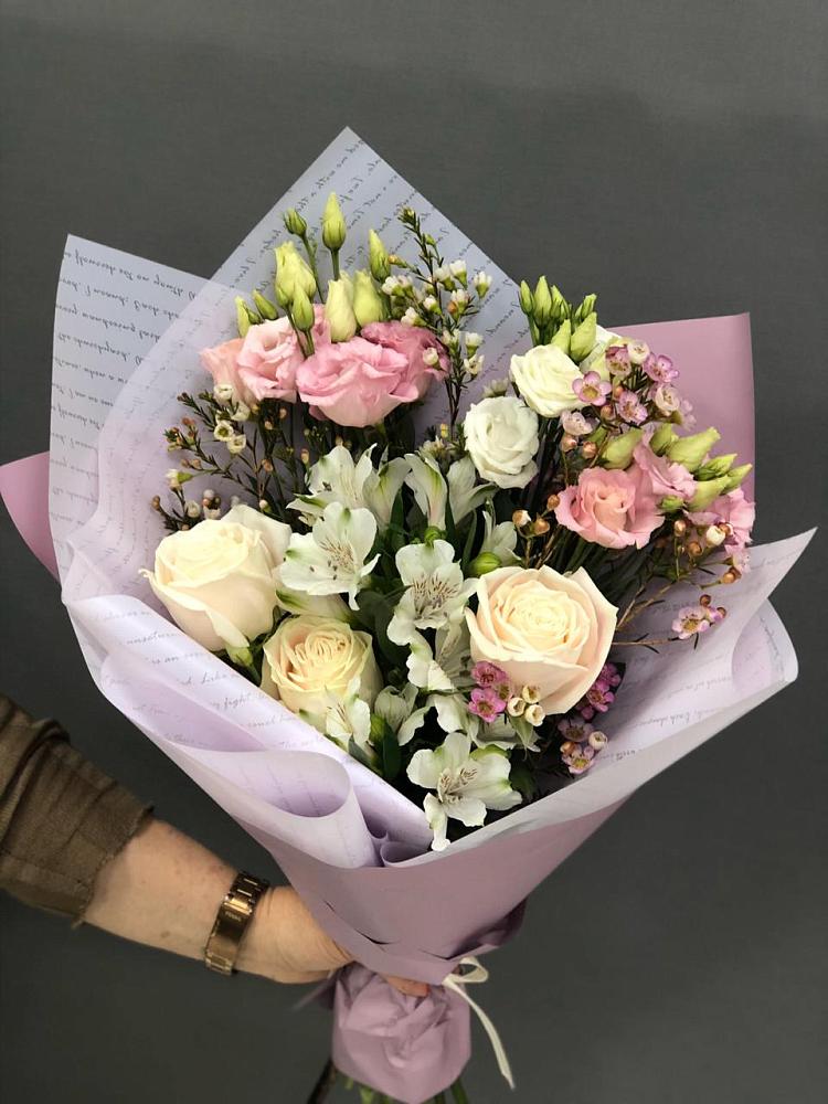 Букет цветов из: Альстромерии, Розы и Лизиантусы в Журавском