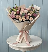 Букет цветов из:  Розы и Лизиантусы в Журавском