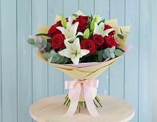 Букет цветов из:  Лилии и Розы в Журавском