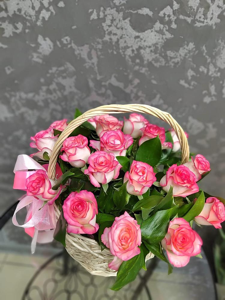 Цветочная композиция из Розы в корзине в Журавском