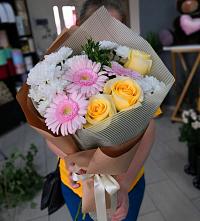 Букет цветов из:  Герберы, Розы и Хризантемы в Журавском