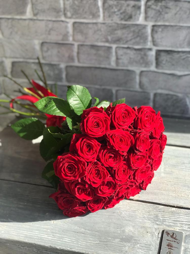 Букет Красные розы Фридом в Журавском