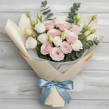 Букет цветов из:  Лизиантусы в Журавском