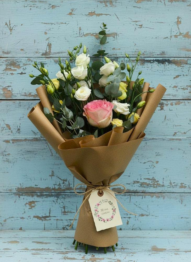 Букет цветов из: Розы и Лизиантусы в Журавском