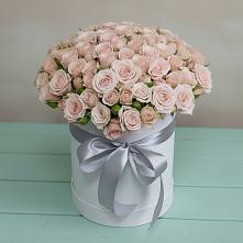 Цветочная композиция из Розы в шляпной коробке в Журавском