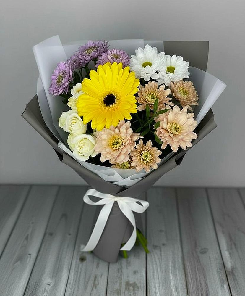 Букет цветов из: Розы, Герберы и Хризантемы в Журавском