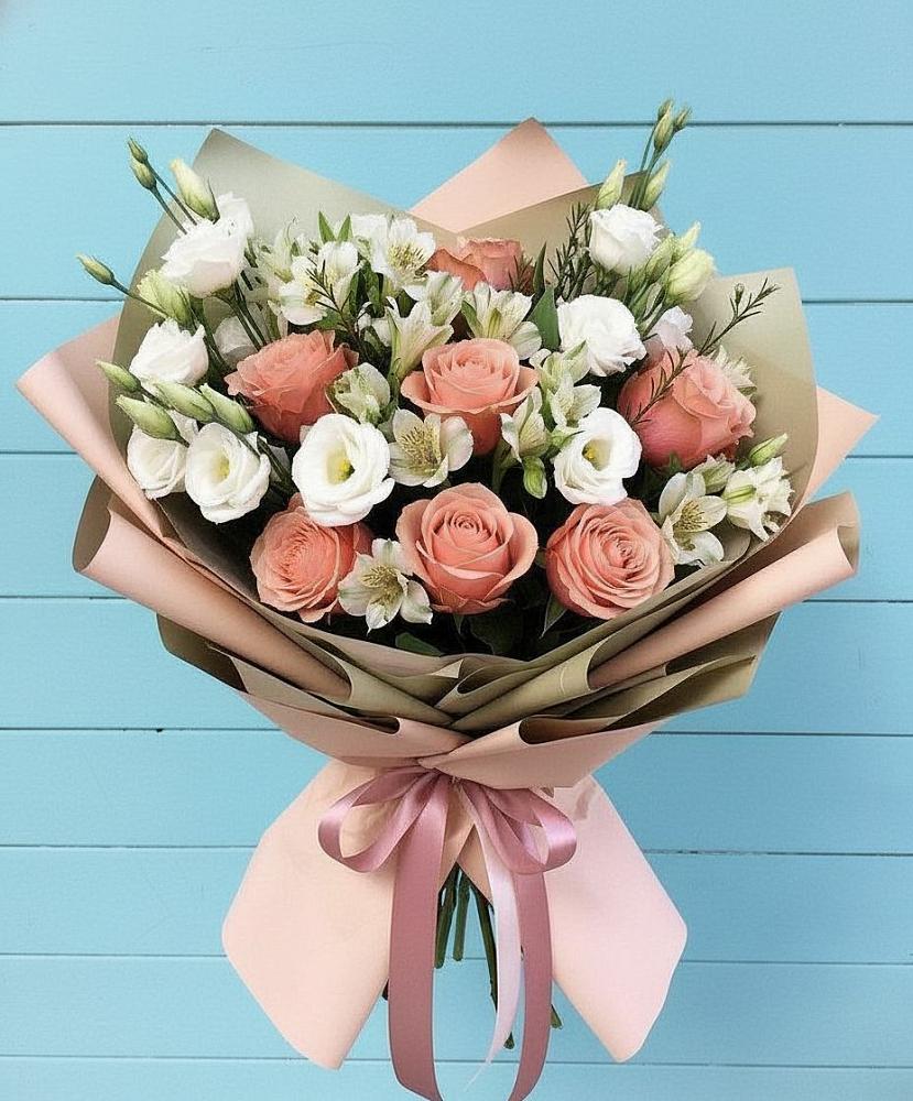 Букет цветов из: Розы, Альстромерии и Лизиантусы в Журавском