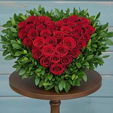 Цветочная композиция из Розы в виде сердца в Журавском