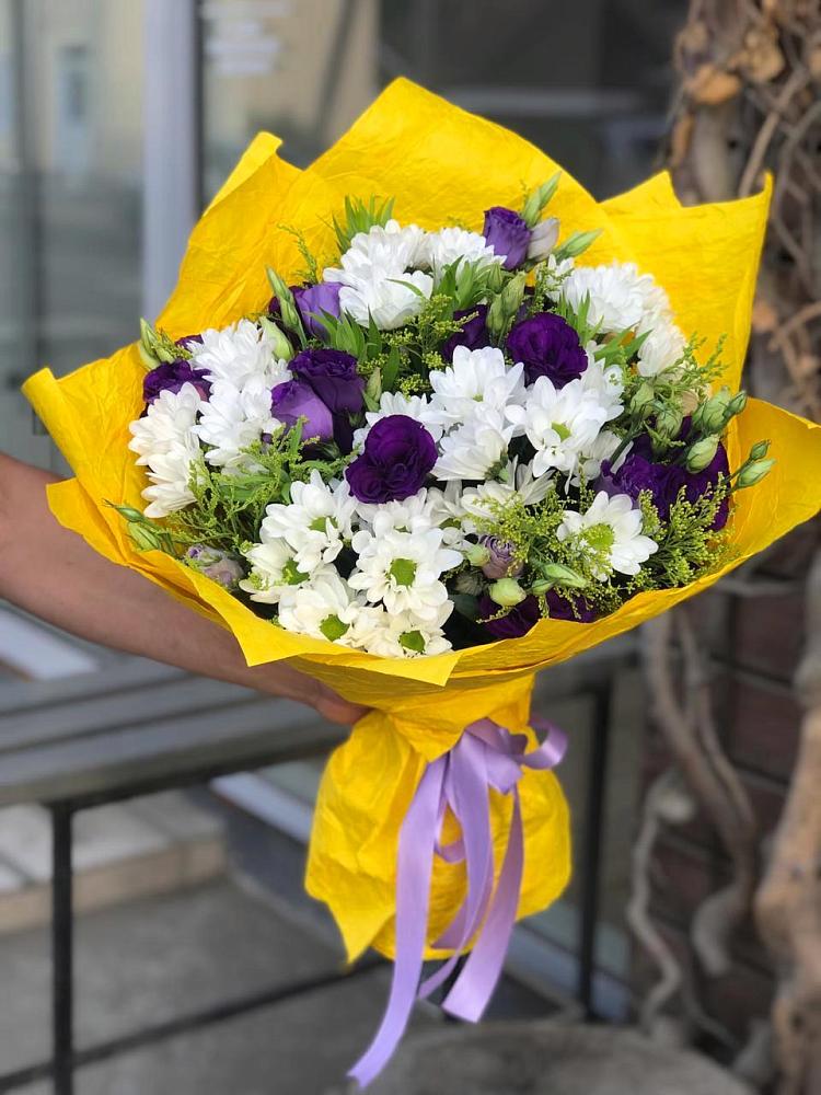 Букет цветов из: Ирисы, Хризантемы и Ромашки в Журавском