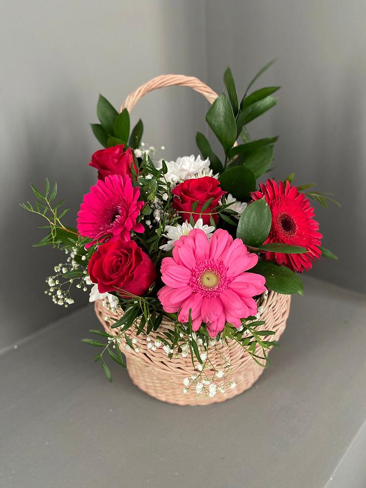 Цветочная композиция из Розы, Хризантемы и Герберы в корзине в Журавском