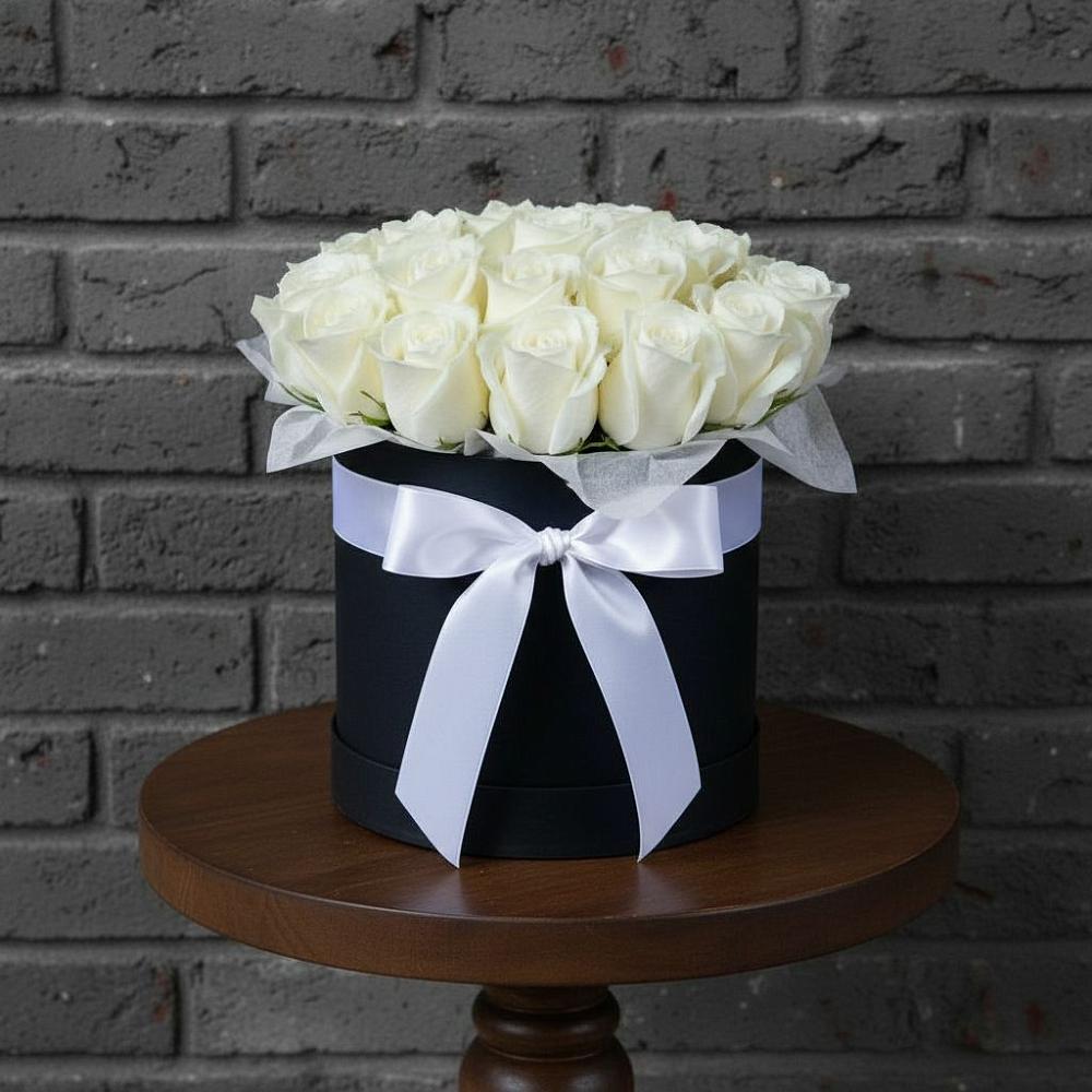 Цветочная композиция из Розы в шляпной коробке в Журавском