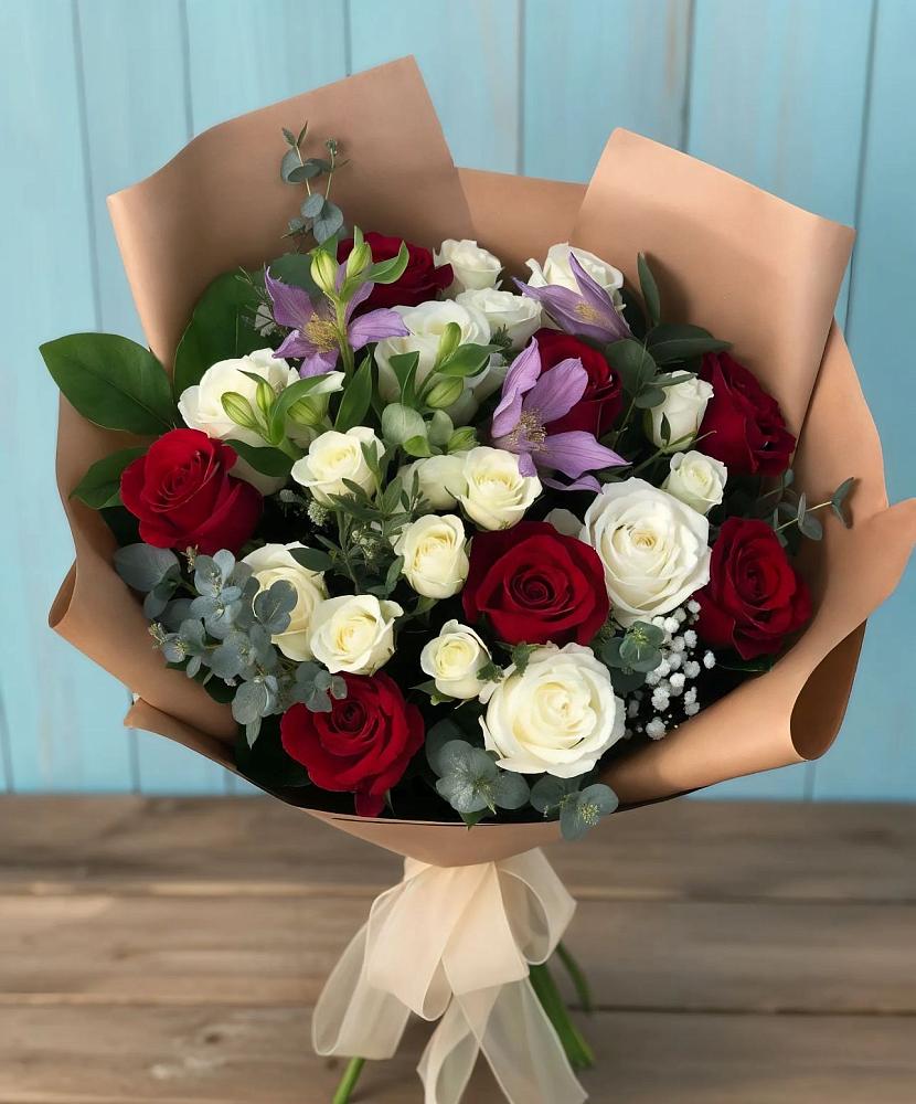 Букет цветов из: Розы и Альстромерии в Журавском