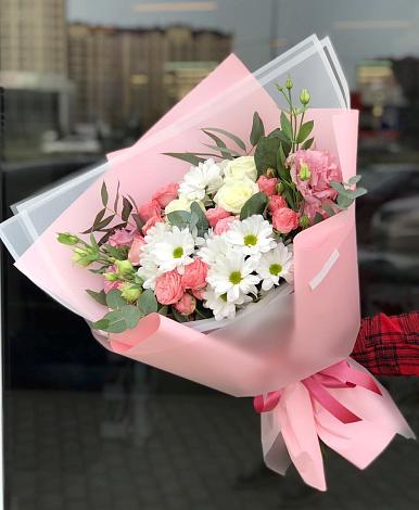 Букет цветов из: Розы, Лизиантусы и Хризантемы в Журавском